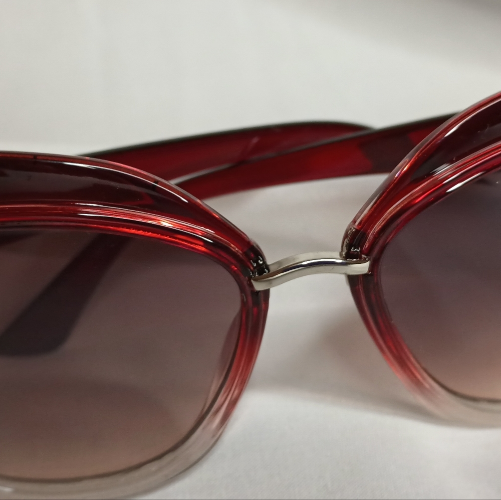 Woman’s Sun Glasses